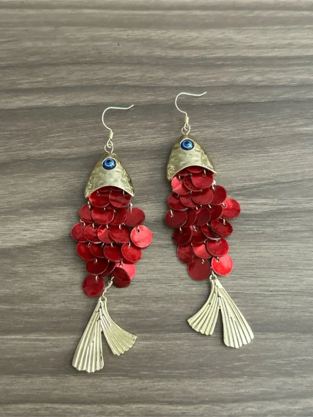 Fish dangle earrings Q1172